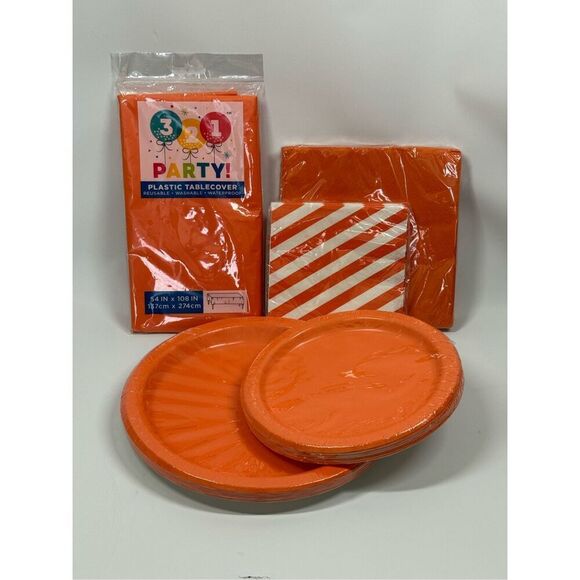 D1. Party Decorations- 5 piece tablecloth, plates and napkins - Picture 1 of 2